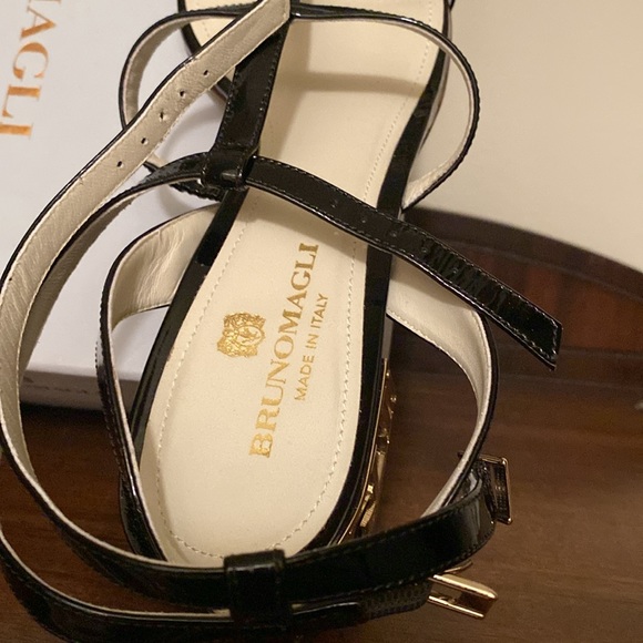 Designer beautiful Black Patent Leather sandals, Size 39.5. These are BNWT. - Picture 5 of 13